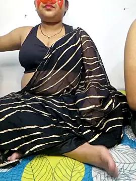 Kareena_kapoorr from StripChat is Freechat
