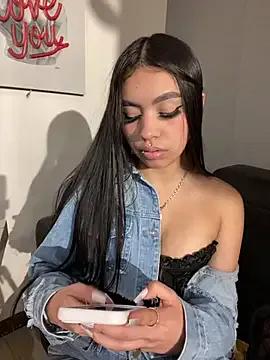 Karina16_pink from StripChat is Freechat