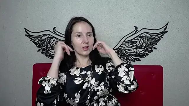 KarinaSwann from StripChat is Freechat