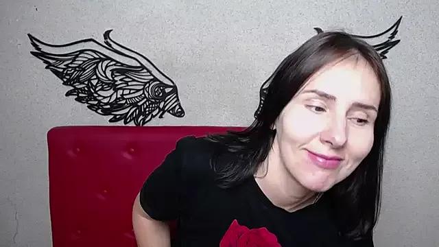 KarinaSwann from StripChat is Freechat