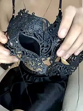 KARISHMA-STRIP from StripChat is Freechat