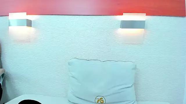 karol_lewiss from StripChat is Freechat