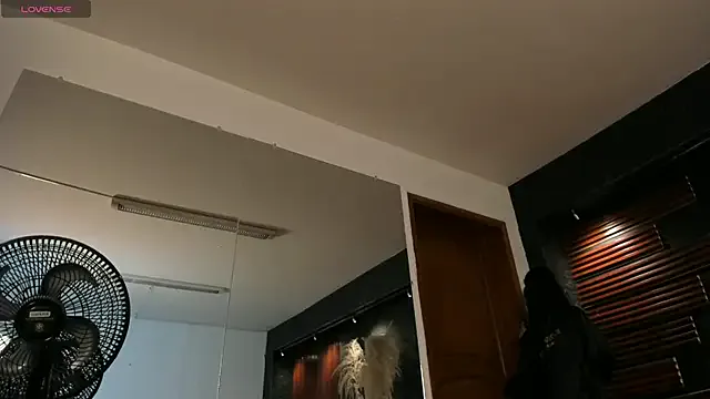 Karol_Yanil from StripChat is Freechat