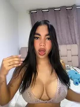 karolaalcendra from StripChat is Freechat