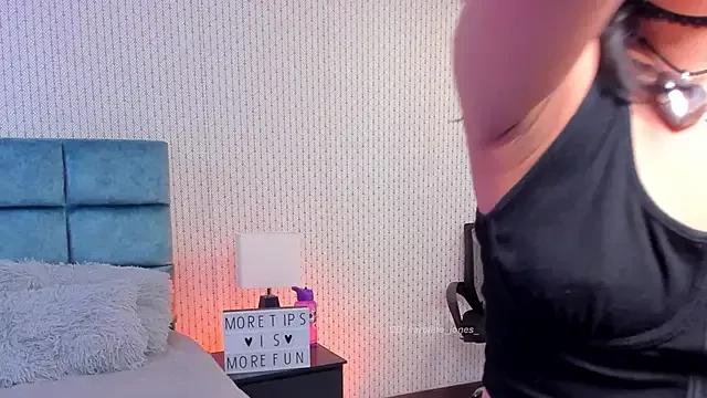 karoliine_jones from StripChat is Freechat