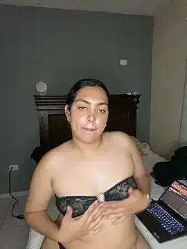 Karolineswettt from StripChat is Freechat