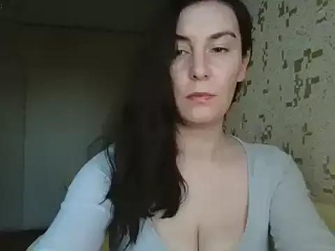 KatalinaQE from StripChat is Freechat
