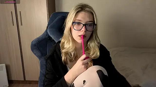 KatanaSVibe from StripChat