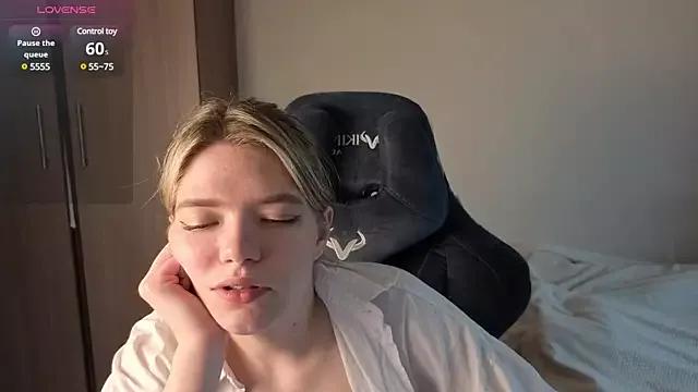 KatanaSVibe from StripChat