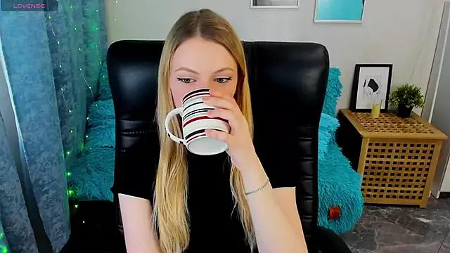 KatherineePierce from StripChat is Freechat
