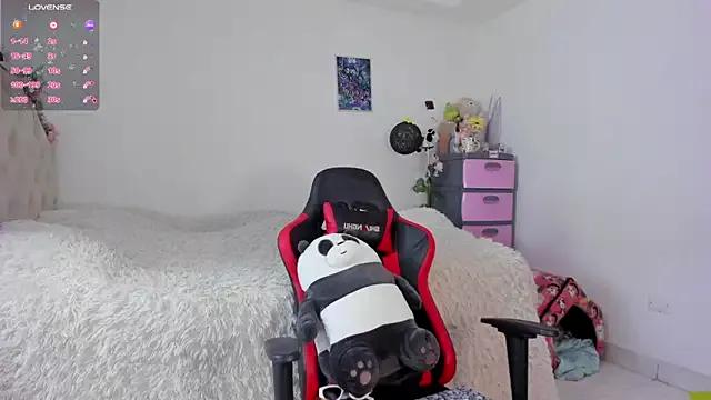 Try our streaming cams variety and talk on a personal level with our adorable girls streamers, showing off their bountiful shapes and dildos.