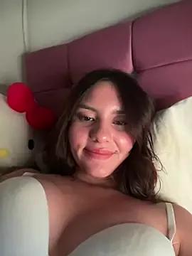 Katie_rawwww from StripChat is Freechat