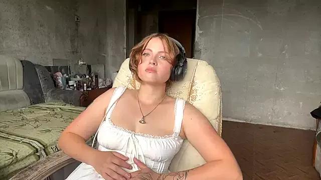 KatieBoundy from StripChat is Freechat