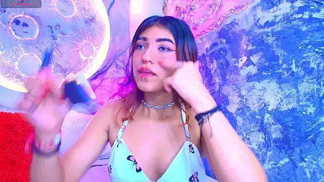 katierouge_ from StripChat is Freechat