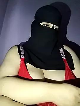 katiiiya from StripChat is Freechat