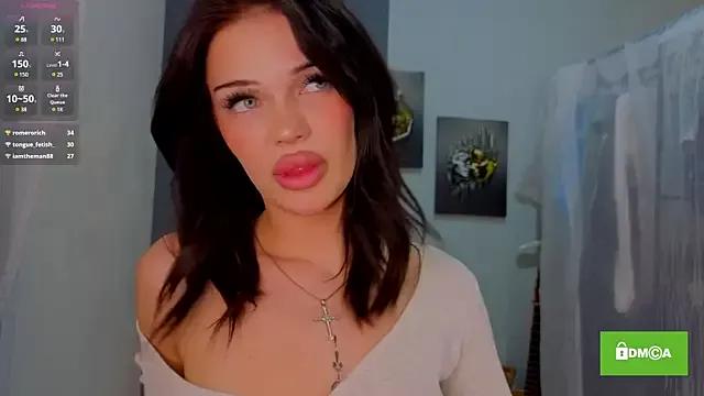 Katrinafoxxx from StripChat is Freechat