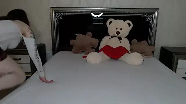 Try our streaming cams variety and talk on a personal level with our adorable girls streamers, showing off their bountiful shapes and dildos.