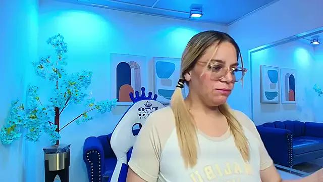 Try our streaming cams variety and talk on a personal level with our adorable girls streamers, showing off their bountiful shapes and dildos.