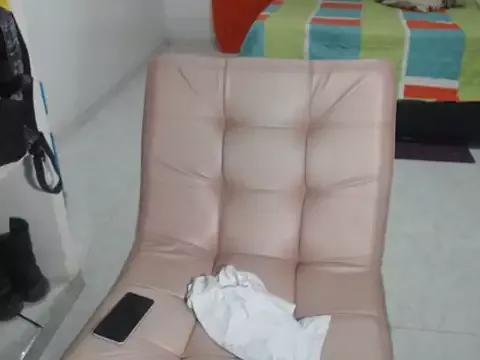 KattyMilla93 from StripChat