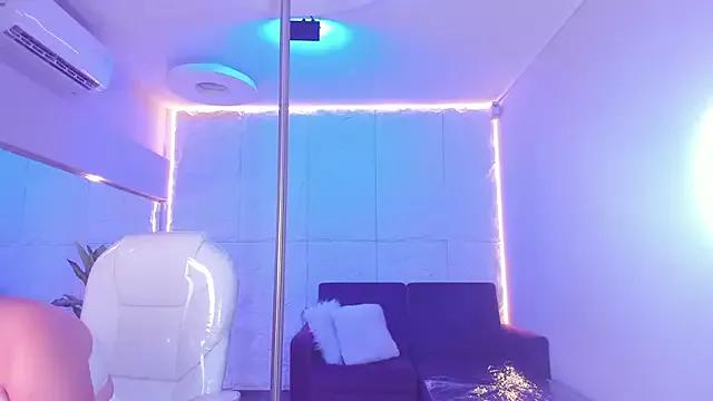 Try our streaming cams variety and talk on a personal level with our adorable girls streamers, showing off their bountiful shapes and dildos.