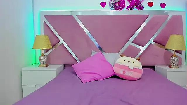 KaylaDevin from StripChat is Freechat