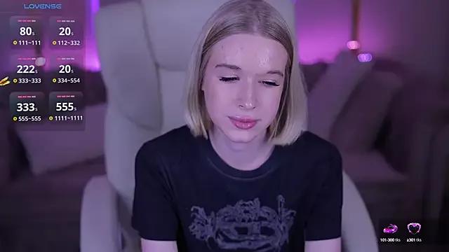 KaylaMooree from StripChat is Freechat