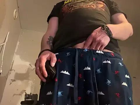 KeepCummingBack420 from StripChat