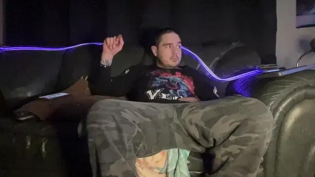 KeepCummingBack420 from StripChat
