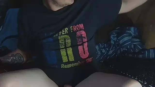 KeepCummingBack420 from StripChat
