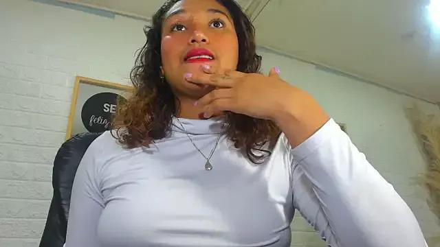 Keila_cute from StripChat is Freechat