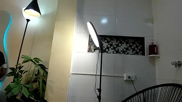 keila_hott20 from StripChat is Freechat