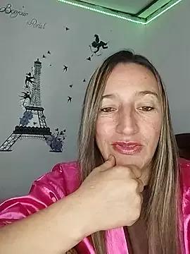 Keilathompson10 from StripChat is Freechat