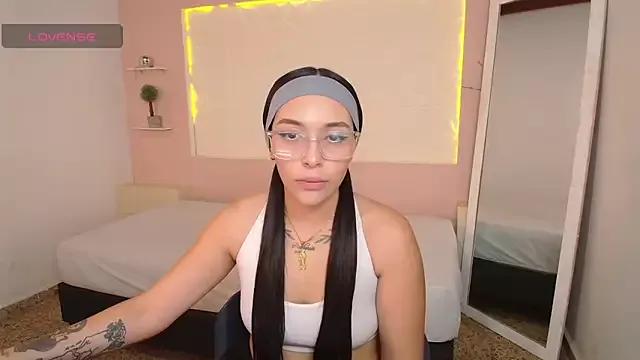 KeiraFox1 from StripChat is Freechat