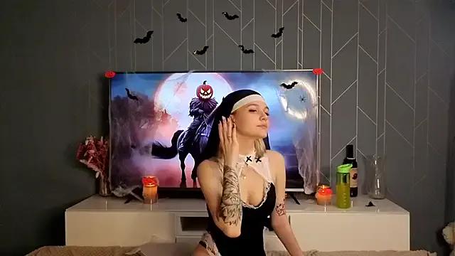 KelleDomin from StripChat is Freechat