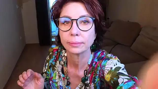 Kelly_Fleur from StripChat is Freechat