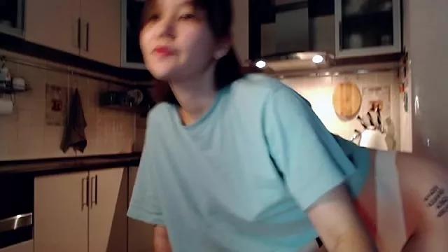 Kelly_Yon from StripChat