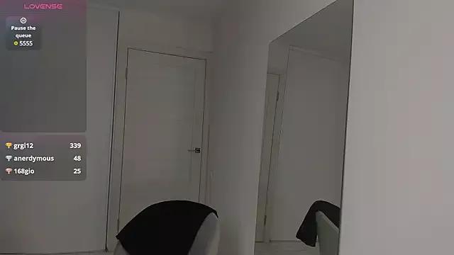 KellyBarton from StripChat