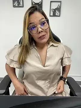KellyBrooklyn_ from StripChat