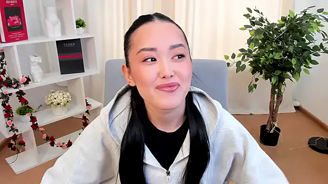 KellyKaai from StripChat is Freechat