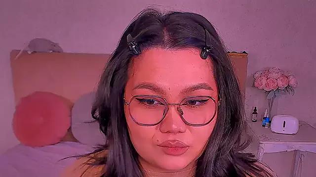 KellyOldridge from StripChat is Freechat