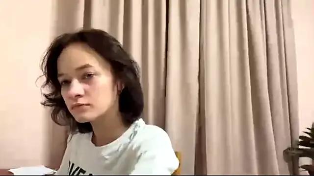 KellySayli from StripChat is Freechat
