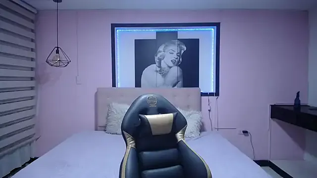 Try our streaming cams variety and talk on a personal level with our adorable girls streamers, showing off their bountiful shapes and dildos.