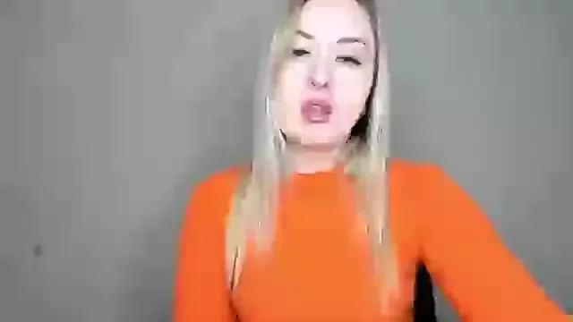 KennaJamess8 from StripChat