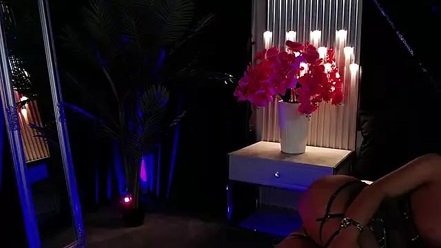 Try our streaming cams variety and talk on a personal level with our adorable girls streamers, showing off their bountiful shapes and dildos.