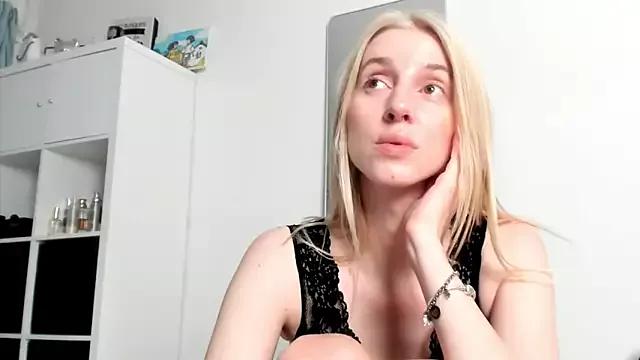 KenzieDawton from StripChat is Freechat