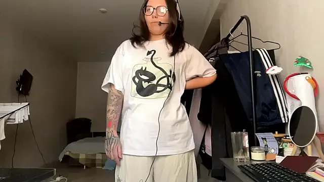 KerriMcbreen on StripChat 