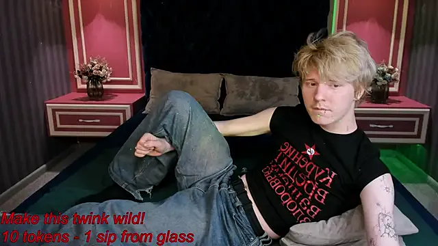 KevinMilky from StripChat is Freechat