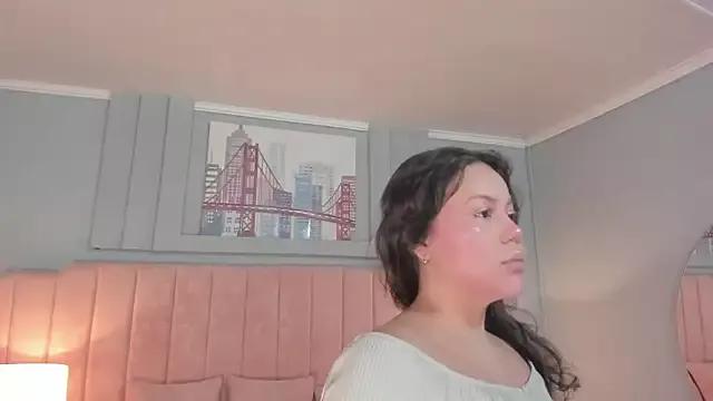 kiaraa_peach from StripChat is Freechat