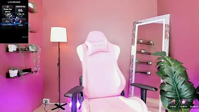 KiaraAdvanii from StripChat