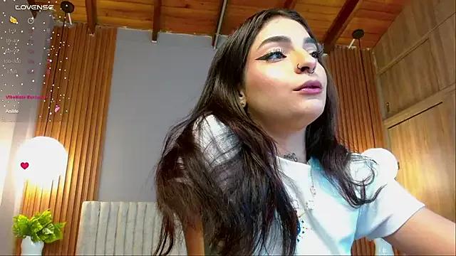 kiaragray from StripChat is Freechat